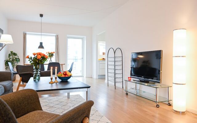 Spacious Modern 3-bedroom Apartment Near Metro Station in Copenhagen Ørestad