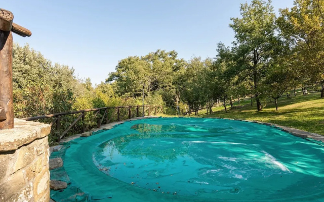 Idyllic Farmhouse With Bbq, Swimming Pool, Terrace, Garden