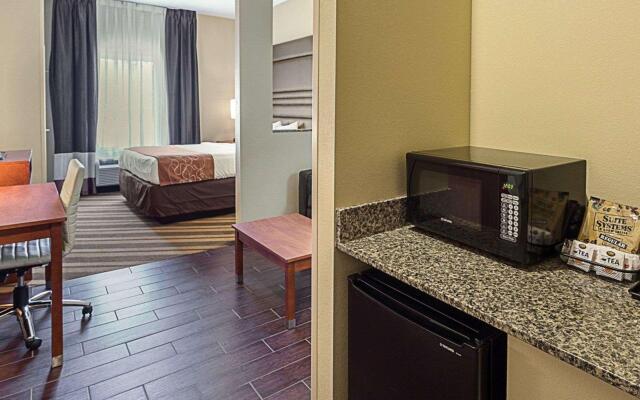 Comfort Suites near Tanger Outlet Mall