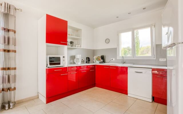 Luxury Villa in Aigne with Swimming Pool