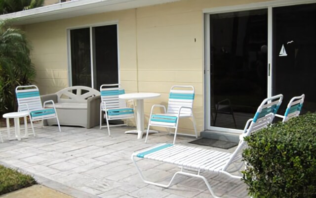 Jamaica Royale - 001 - 1 Br Condo