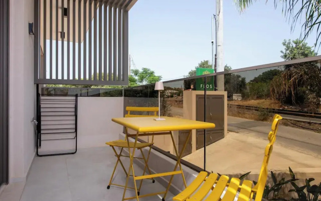 Flos Apartments