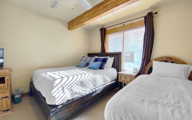 Settlers 2 Bedroom Condo by RedAwning