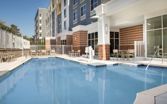 Hilton Garden Inn Columbia Airport (ex Holiday Inn & Suites Columbia-Airport)