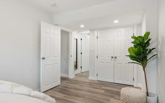 NEW Near Golf Yoga Classes Private Suite Wine