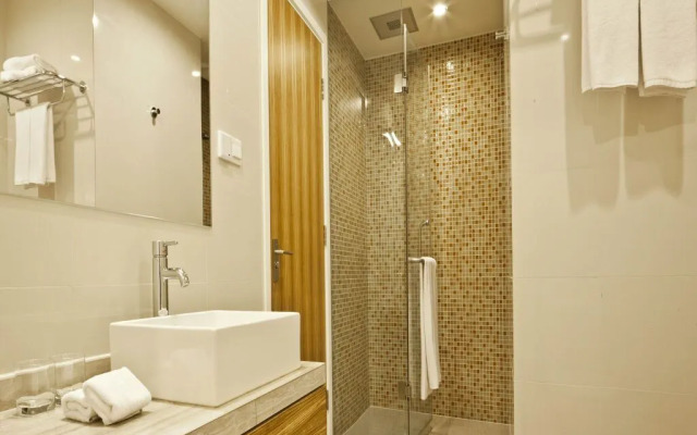 Suisse Place Li Gong Ti