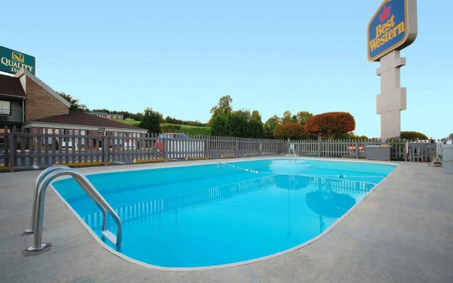 Motel 6 Hillsville, VA