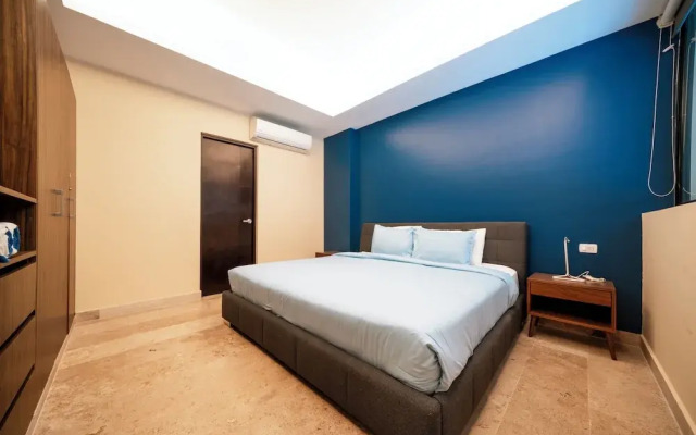 2 BR Condo Rooftop Gym & Pool - Veronica