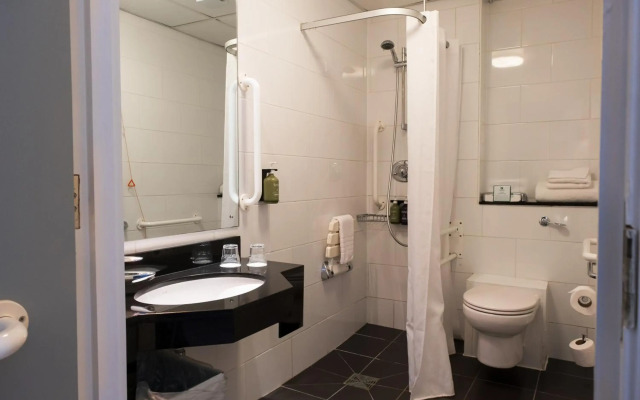 Holiday Inn Doncaster A1 M Jct 36 by IHG