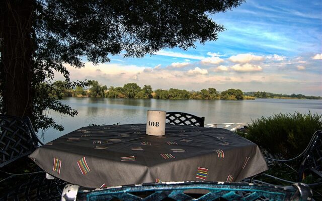 Waterfront Country Lodge