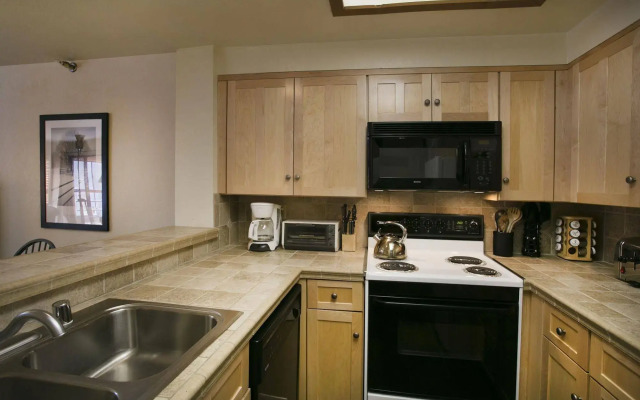 Aspen Creek by 101 Great Escapes