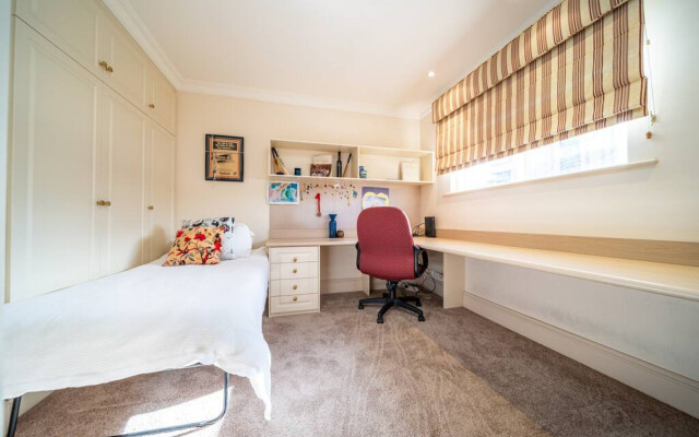 Glenelg Beach Stylish 2 Story Townhouse Sea View