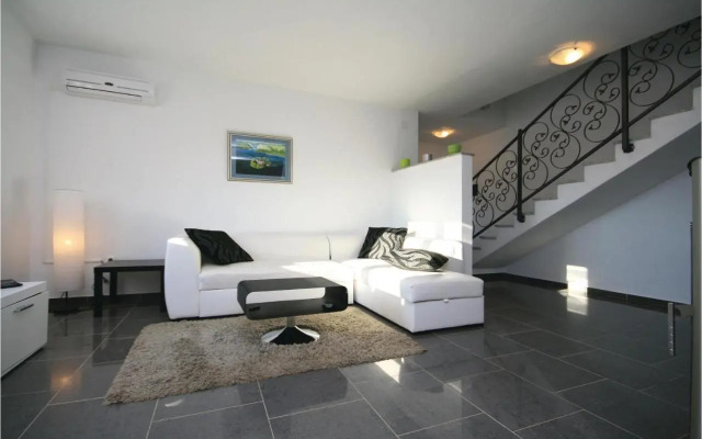 Holiday home Drinovci with a Fireplace 444