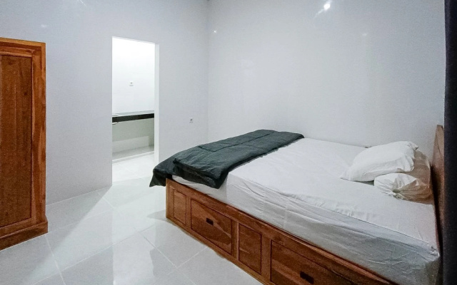Widi Guest House near GWK Mitra RedDoorz – Guest Rooms – Jimbaran