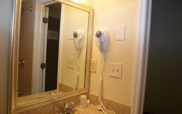 Days Inn Harriman Near Woodbury Commons Outlets