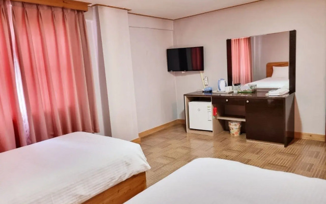 Hotel G