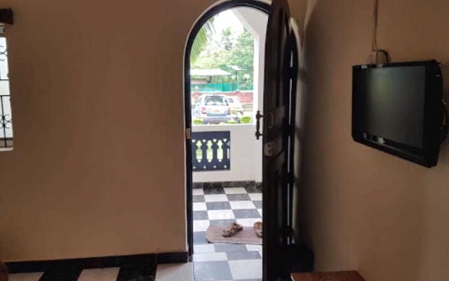 Royal Castle Baga Beach Resort
