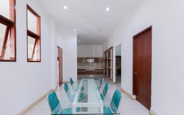 RedDoorz Plus near Ragunan Zoo