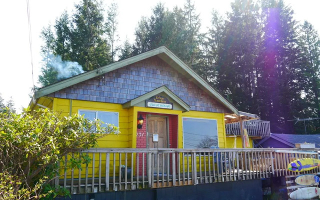 Tofino Travellers Guesthouse