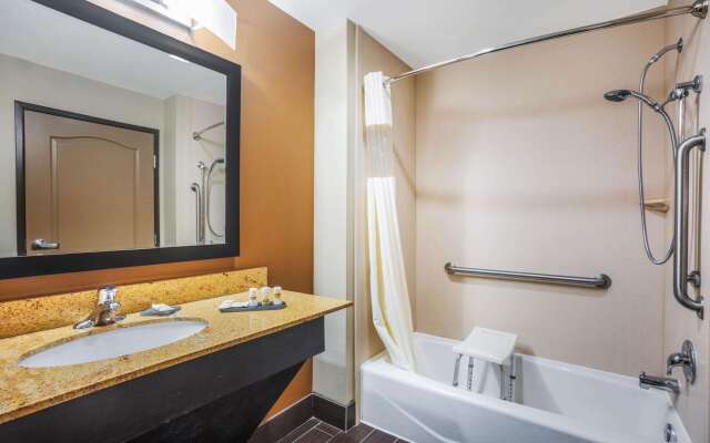 La Quinta Inn & Suites by Wyndham Beeville