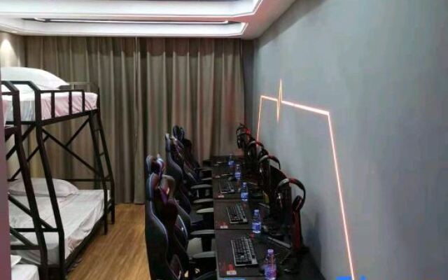 Pioneer·E-Sports Hotel (Ji'an Railway Station Jinggangshan University Branch)
