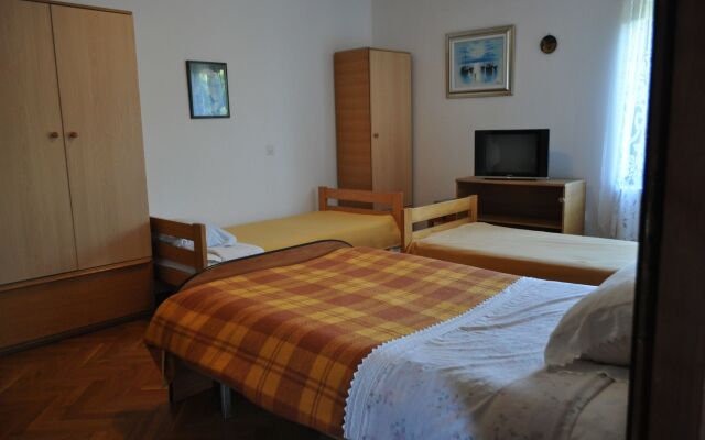 Dolac Guesthouse