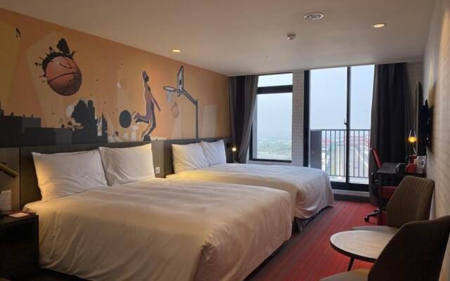 T11 T12 Hotel
