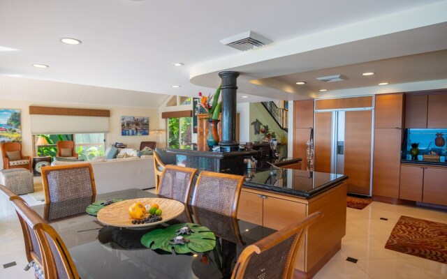 Turtle Cove 3 Bedroom Home by RedAwning
