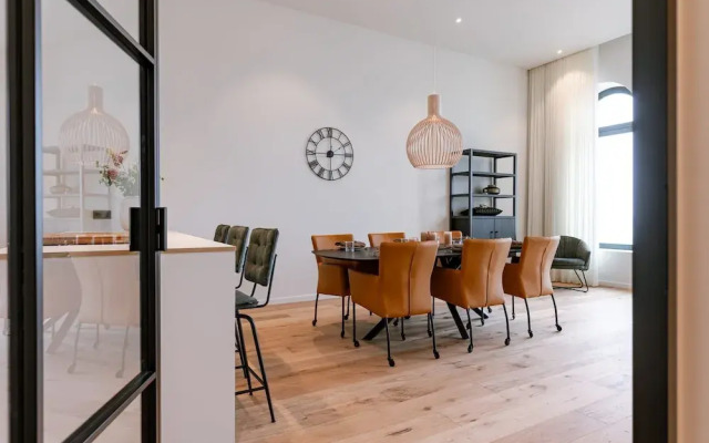 Serene Dikefront Apartment With en Suite Bedrooms and Stunning Views