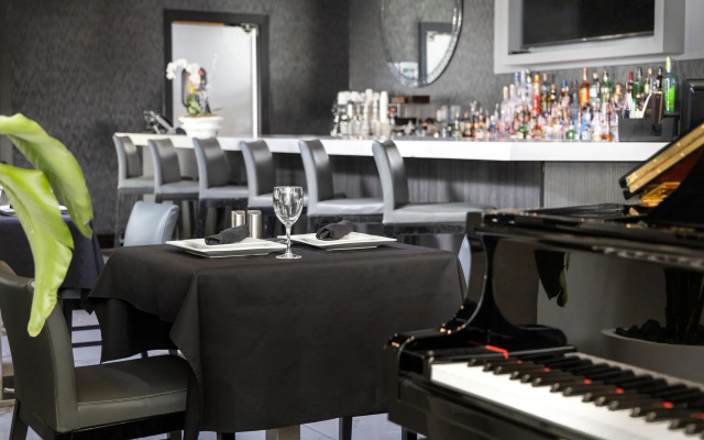 Fortune House Hotel Suites