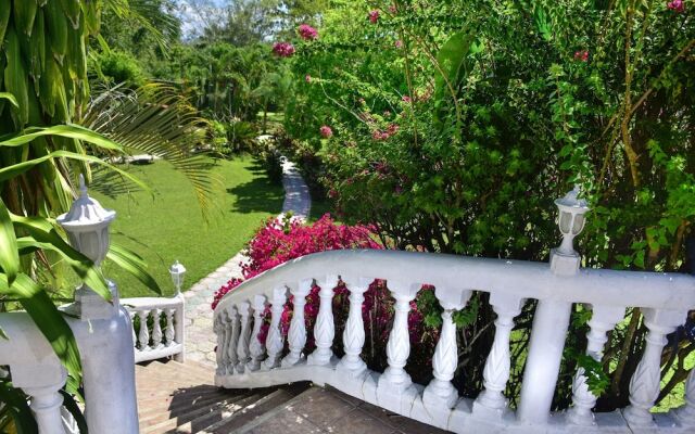 Banana Bank Lodge