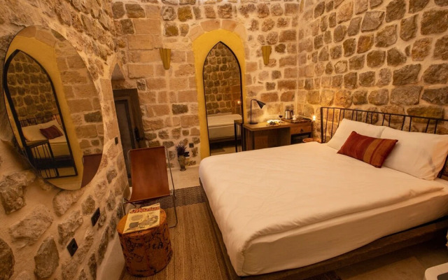 Mirsoum Hotel