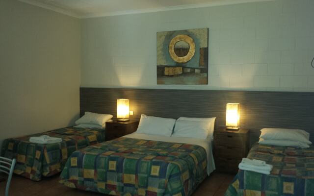 Mid City Motor Inn