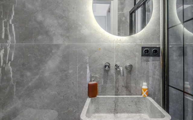 Spacious Modern Flat With Balcony 5 min to Taksim