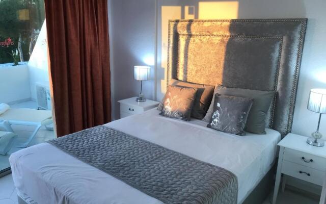 Parque Miraflores Nr. 218. Tennis & South-west seawiew