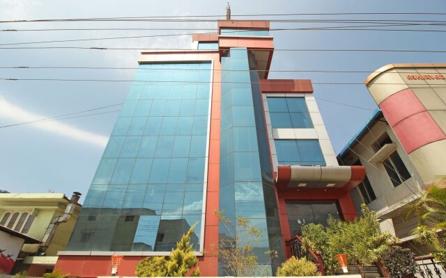 OYO 8496 Hotel SK Regency