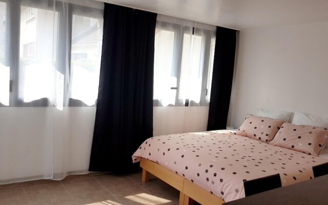 Studio In Argenteuil With Wifi