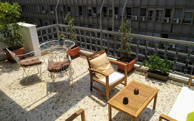 Athena's Home, Sunny Balkony 100m from metro!