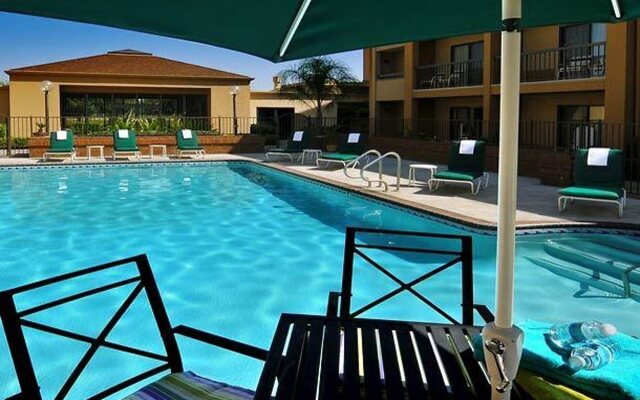 Courtyard by Marriott Fresno