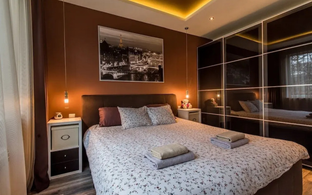 FM Deluxe 1-BDR Apartment with Balcony - Slaveykov street