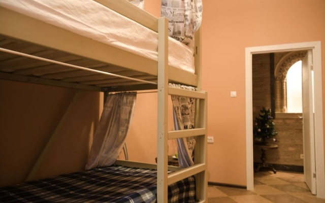 Novichok - Hostel