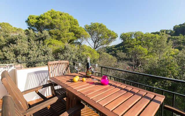 Stylish Sa Riera Apartment, 5 mins walk to Beach