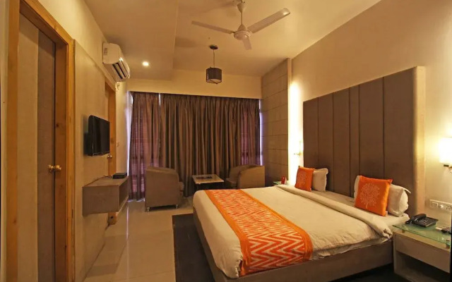 OYO 5047 Hotel President