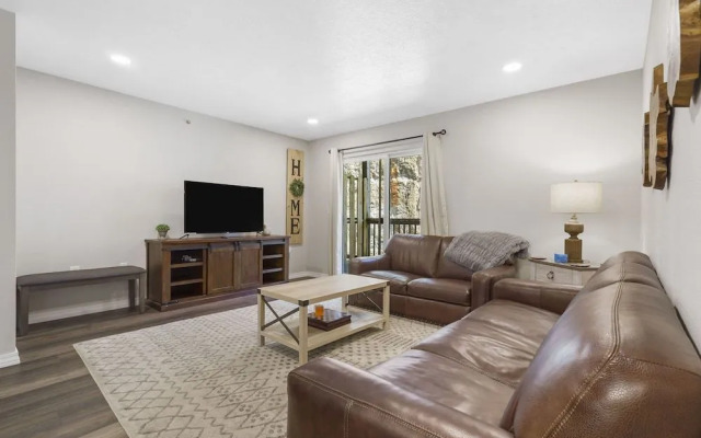 Hillside Lodge - Enjoy Music Venues & the Open Air