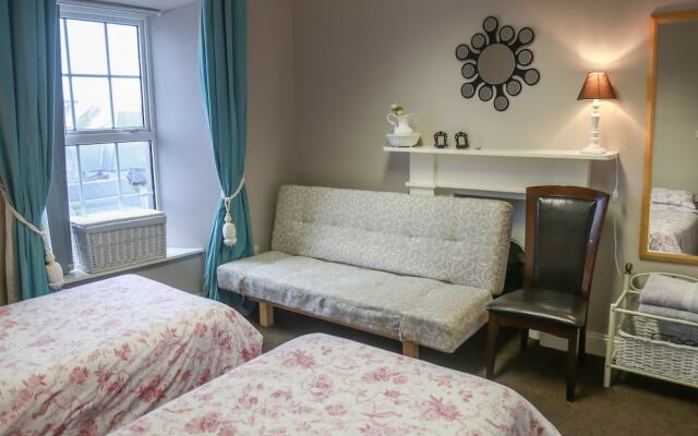 The Silver Teal Apt