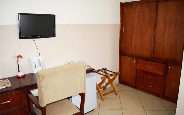Kunta Kinte Hotel