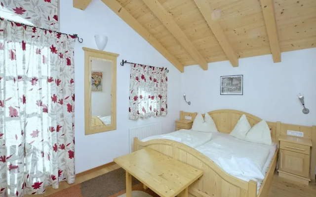 Chalet in Konigsleiten Near Ski Bus & Pool