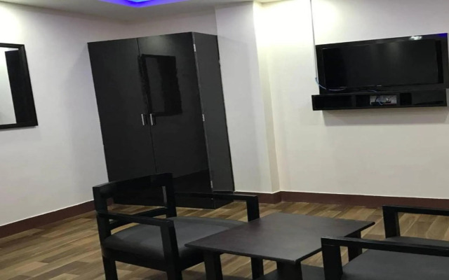 MeroStay  140 Hotel Paradise