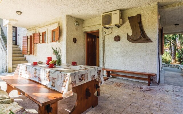 Stunning Home in Premantura With Wifi and 2 Bedrooms