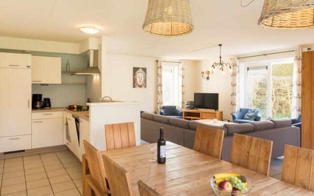 Detached Villa With Dishwasher Near the Sea